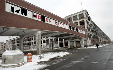 what happened to detroit|when did the auto industry leave detroit.
